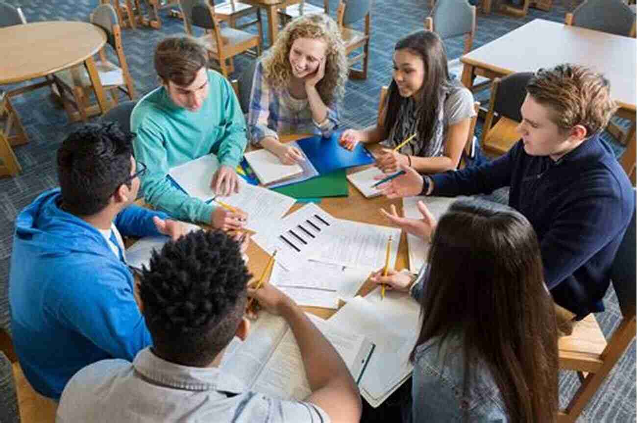 A Group Of Students Studying In A Writing Center Redefining Roles: The Professional Faculty And Graduate Consultant S Guide To Writing Centers