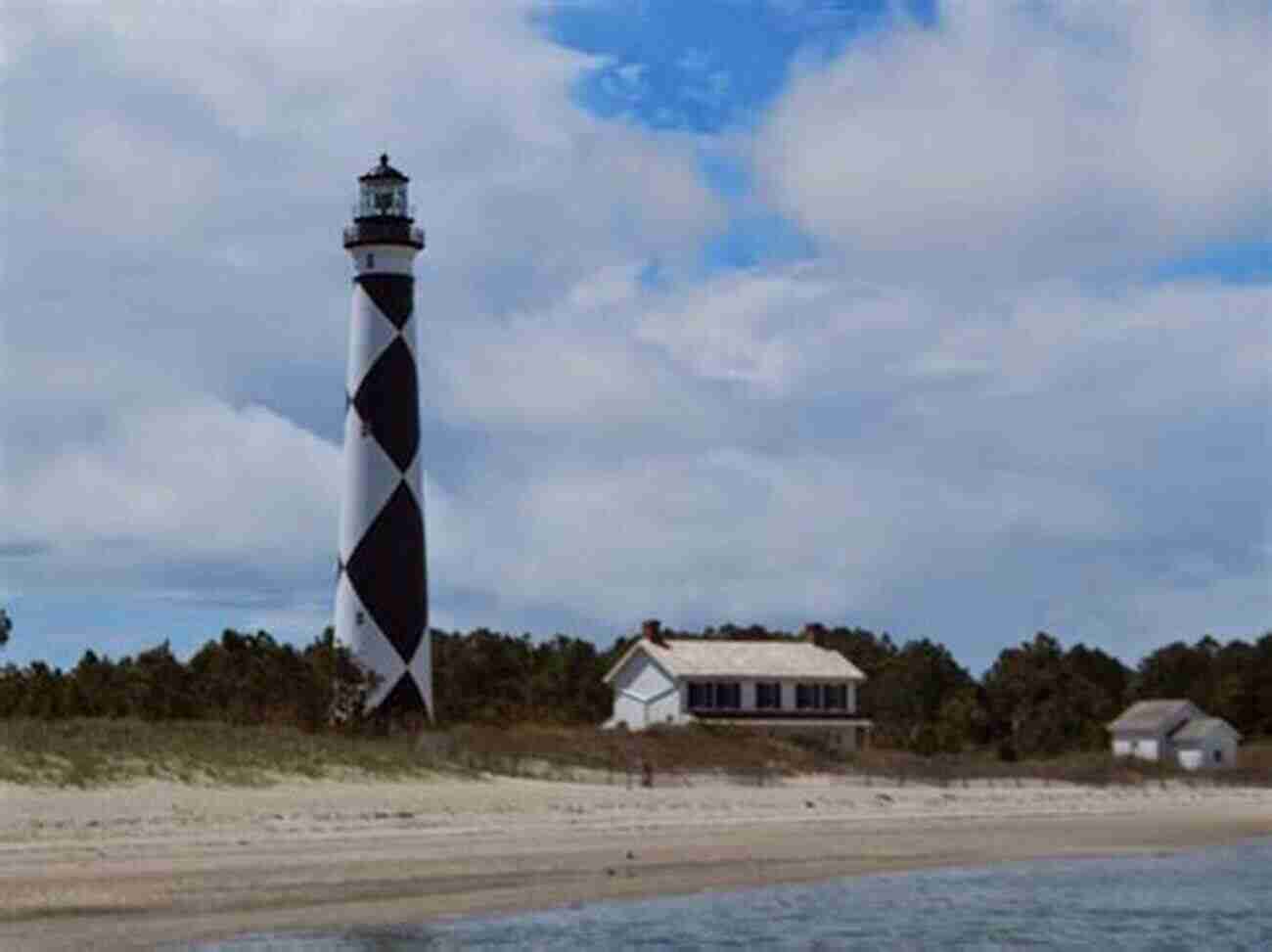 Cape Lookout National Seashore Living At The Water S Edge: A Heritage Guide To The Outer Banks Byway (Southern Gateways Guides)