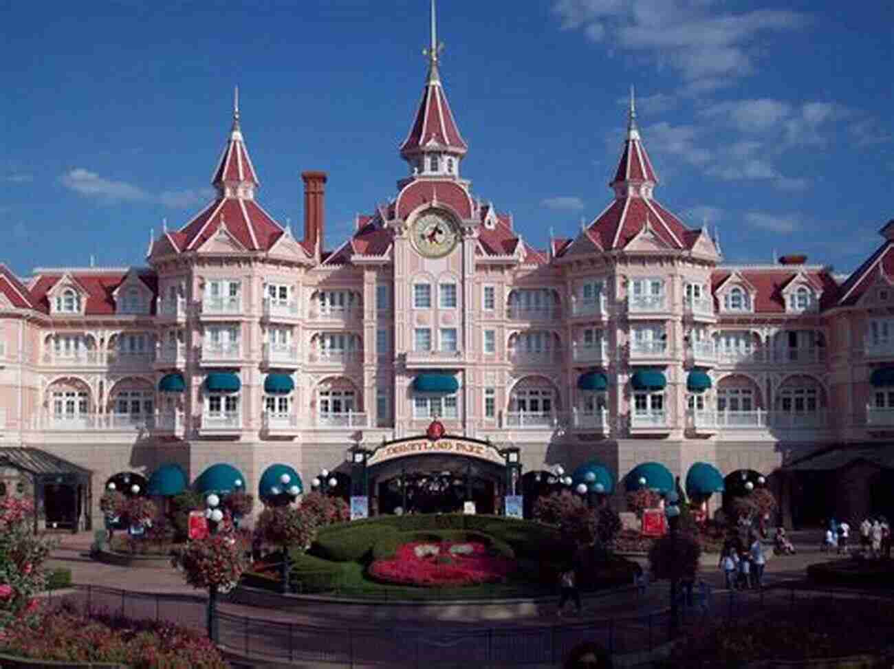 Disneyland Paris Resort 2016 A Magical Family Experience American Guidebook S Disneyland Paris Resort 2016