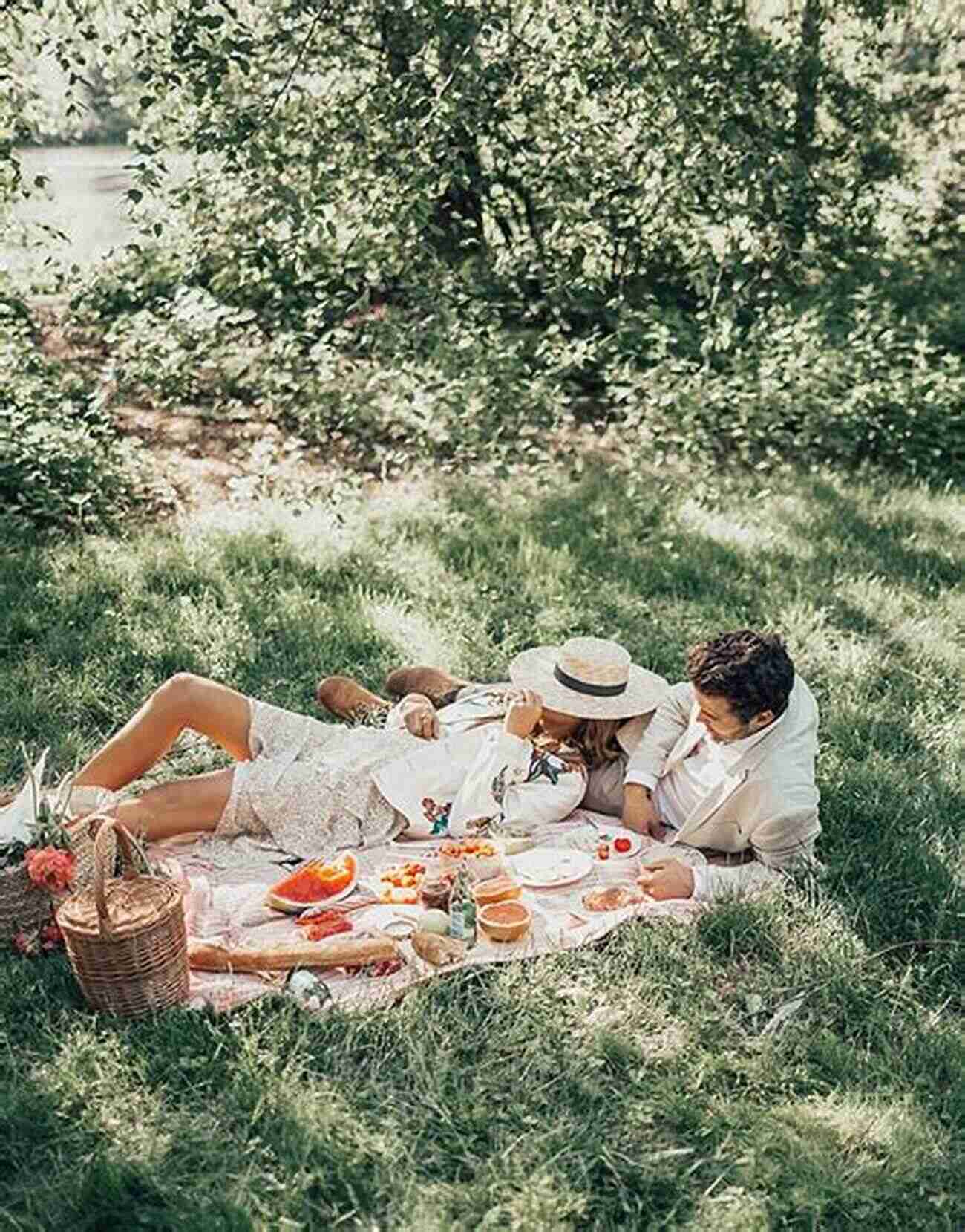 Family Enjoying A Picnic In Central Park Top 30 Family Activities New York City (USA 4)