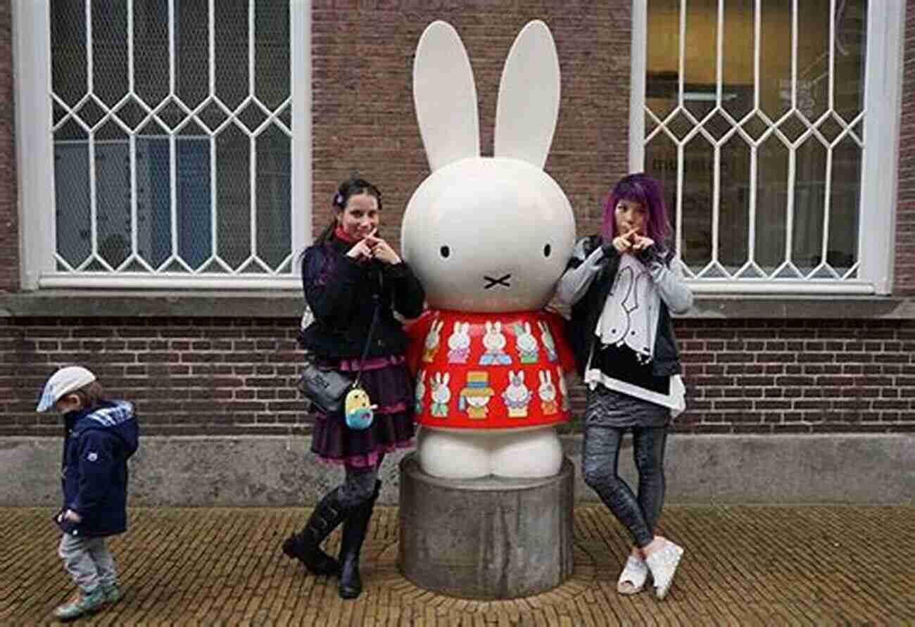 Nijntje Pleintje Children Playing With The Miffy Statue Utrecht CHILDREN: Travel Guide Anika Redhed