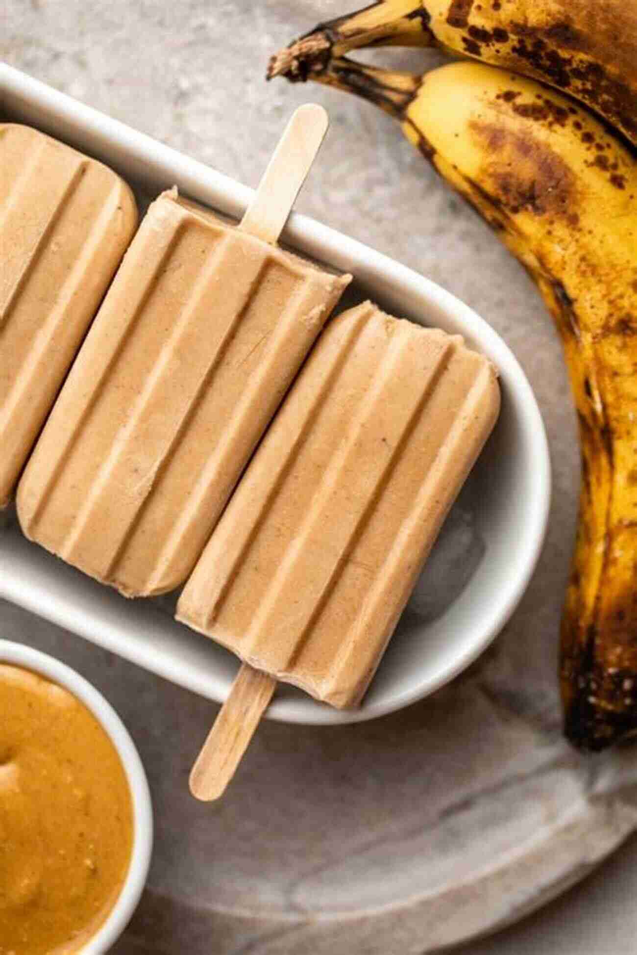 Peanut Butter And Banana Pupsicles Easy Homemade Dog Treat Recipes: Fun Homemade Dog Treats For The Busy Pet Lover (Dog Training And Dog Care 2)