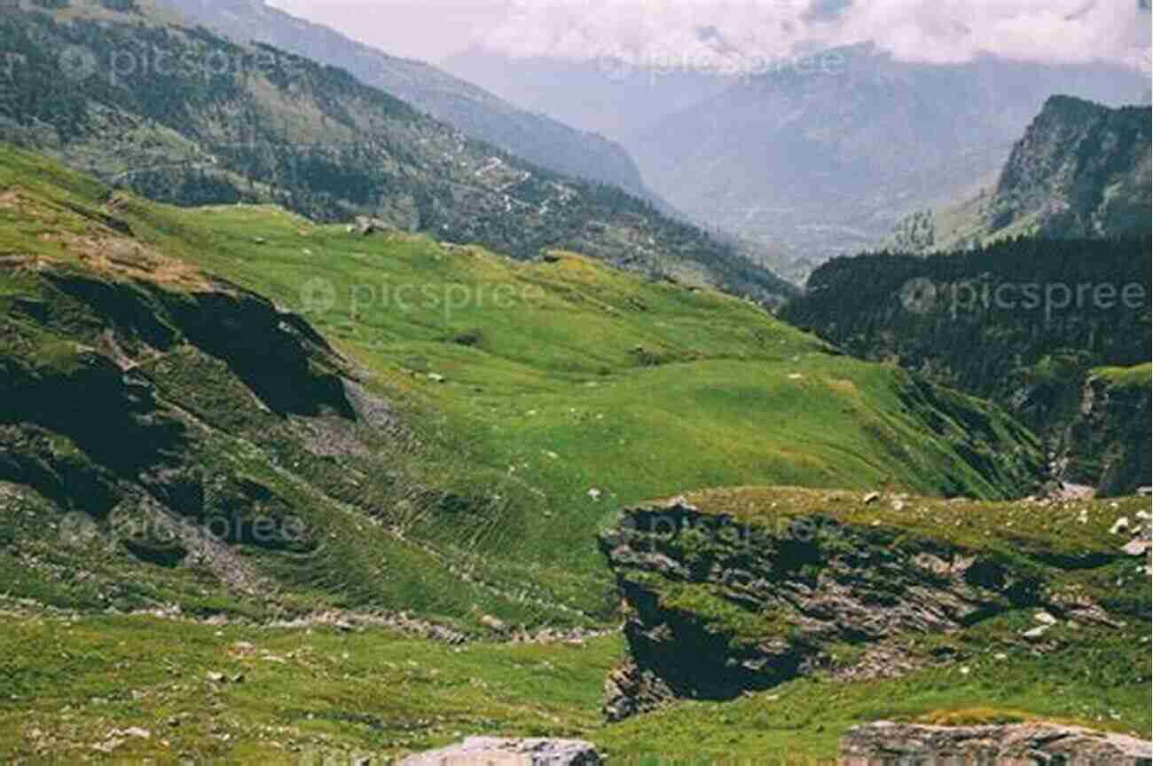 Rohtang Pass Majestic Beauty 20 Things To Do In Manali (20 Things (Discover India) 9)