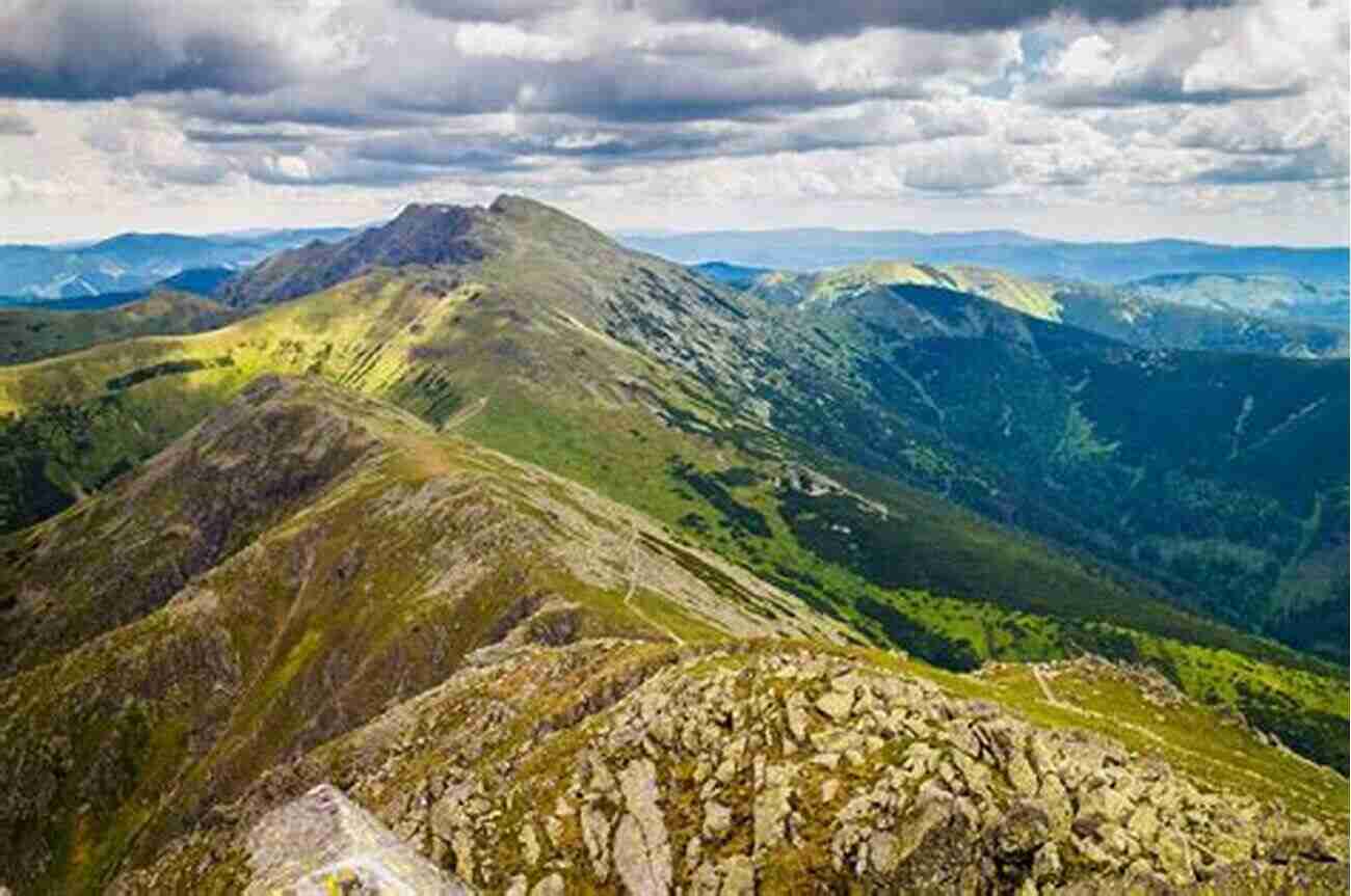 Slovakia National Park Landscape Nature Travel Guide: Birds And Mammals Of Slovakia (Nature Travel Guide Series)