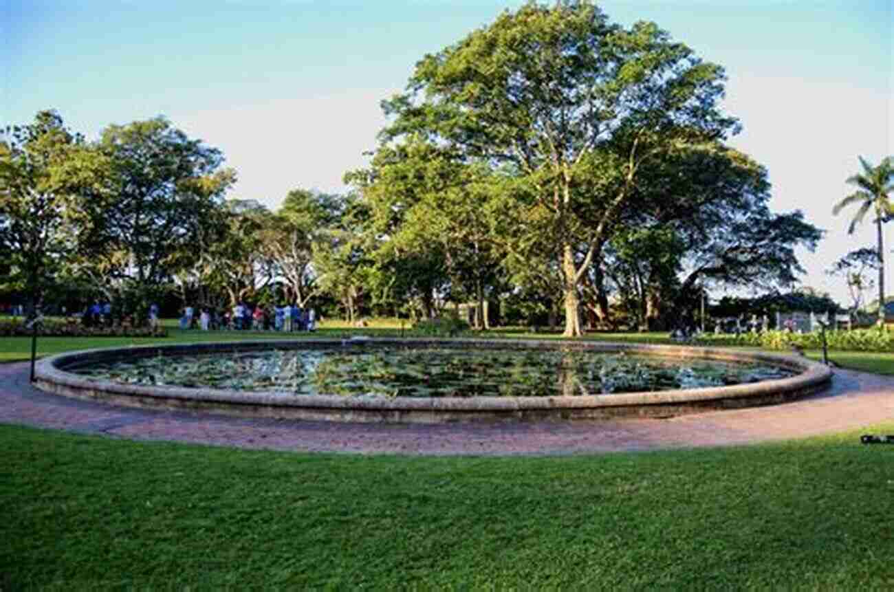 Utrecht Botanic Gardens A Family Enjoying A Picnic Utrecht CHILDREN: Travel Guide Anika Redhed