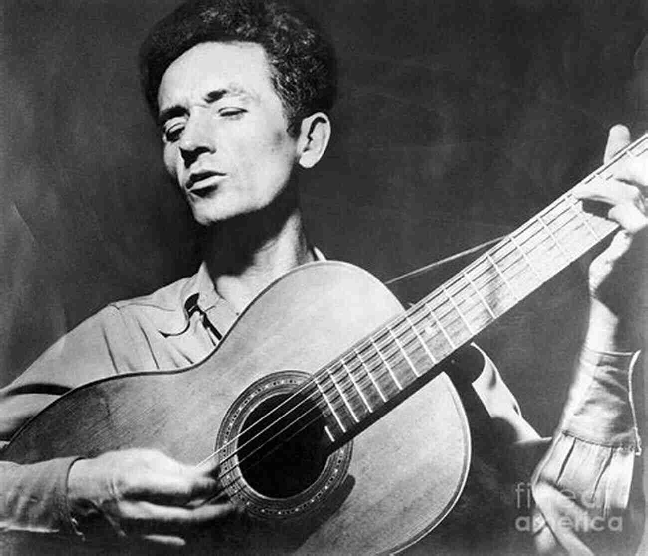 Woody Guthrie Playing Guitar A R Pioneers: Architects Of American Roots Music On Record (Co Published With The Country Music Foundation Press)