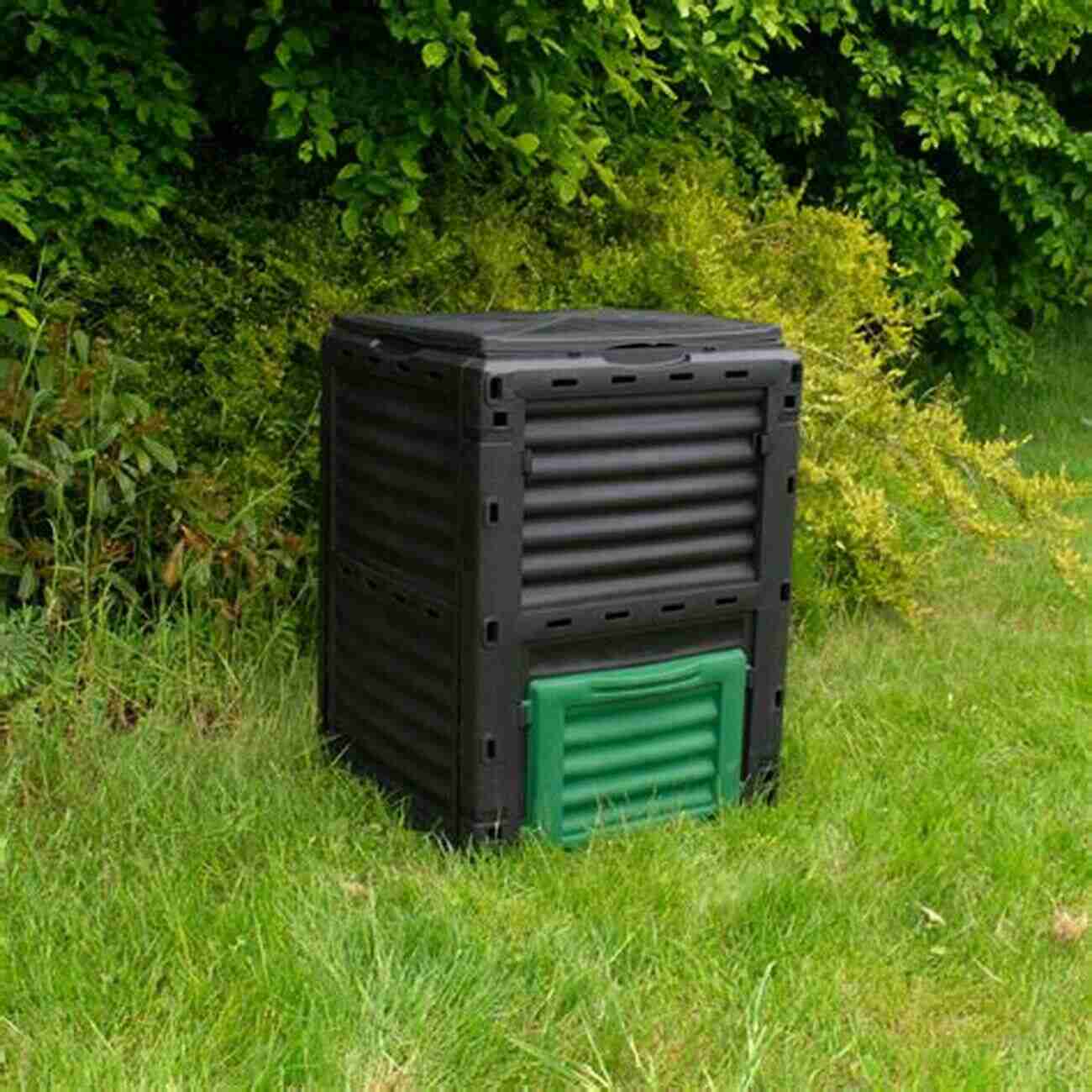 Compost Bin With Organic Waste DIY Survival Projects : The Top DIY Projects For The Self Sufficient Homeowner